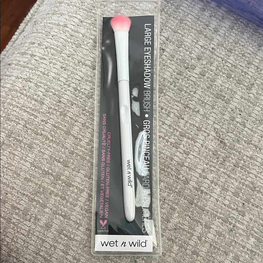 Tarte Purple Fanny Bag &Tarte Palette and Brush and Blush - Picture 4 of 7